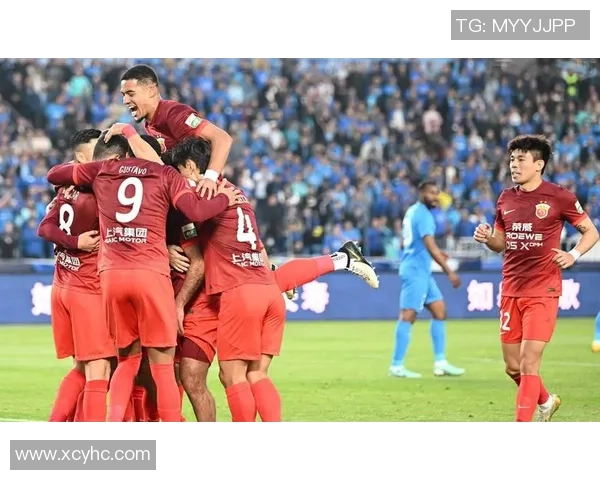 足球巨星的光芒，照耀全场